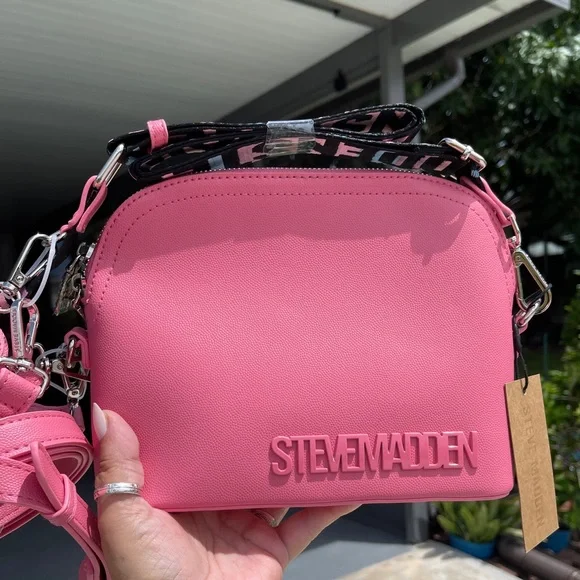 STEVE MADDEN BMAGEEE Crossbody Bag In Raspberry w/Air Pod Case - Picture 9 of 14